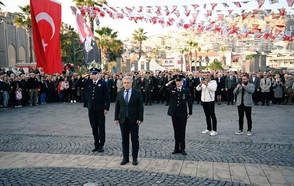 Ulu Önder Gazi Mustafa Kemal Atatürk'ün, Aramızdan Ayrılışının 86. Yılında, Kuşadası'nda Saygıyla Anıldı.